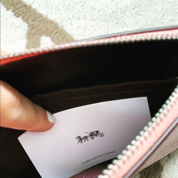 Coach Tote Bag - Picture 4 of 4